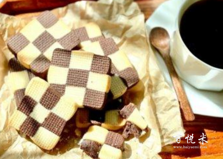 黑白格子曲奇餅干，好看又好吃，可以和孩子一起做烘焙